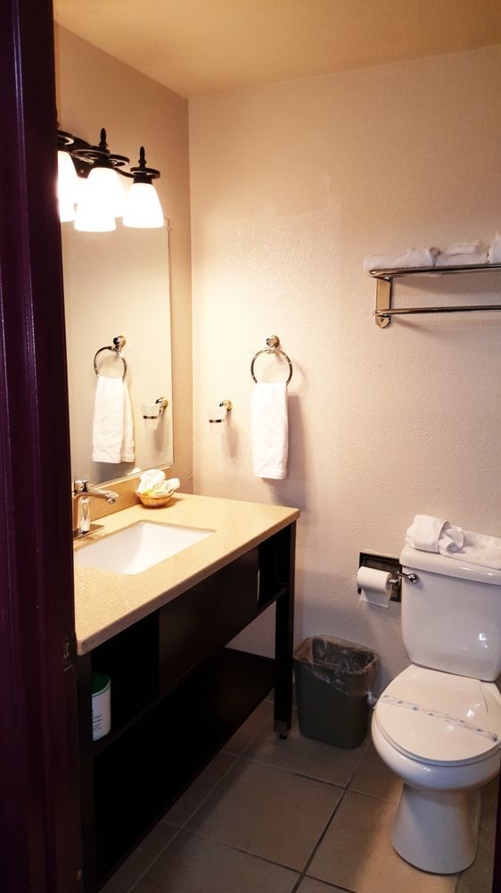 Sutton Hotel 2*